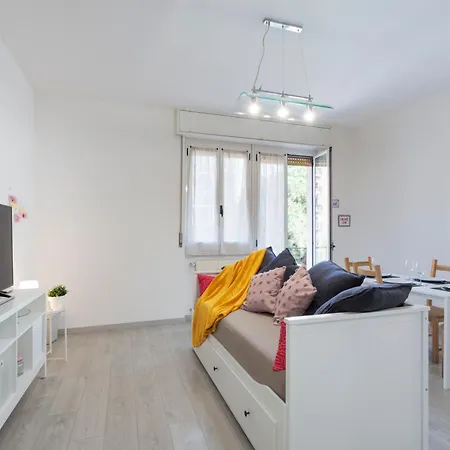 Apartment White Pearl Bgy Station *
