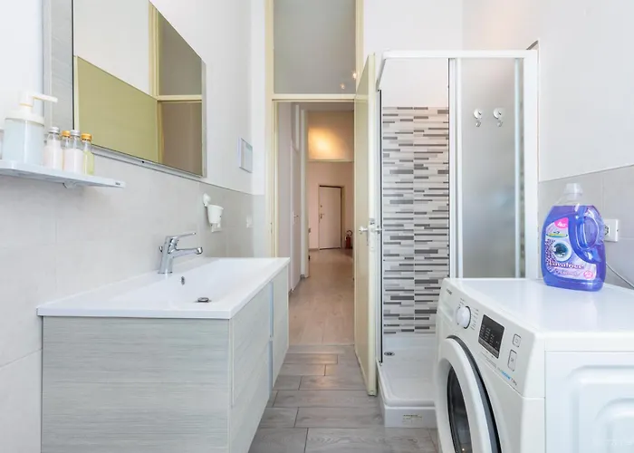 Апартаменты White Pearl Bgy Station Бергамо