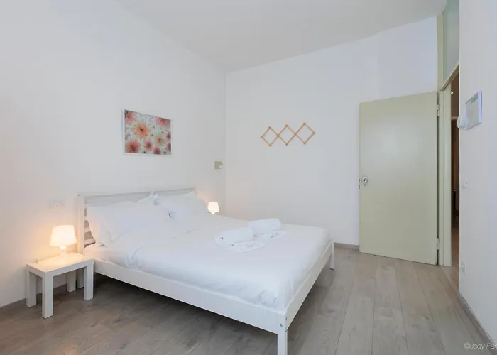 White Pearl Bgy Station * Bergamo