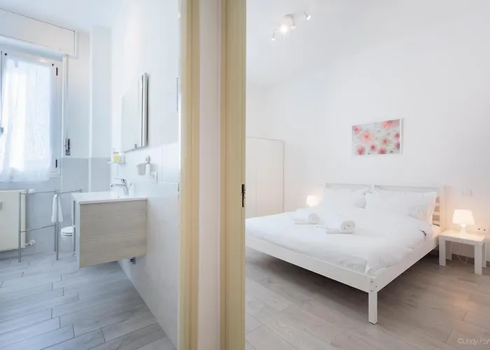 Apartment White Pearl Bgy Station