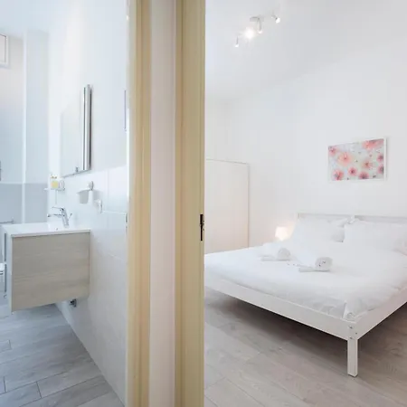 Apartment White Pearl Bgy Station